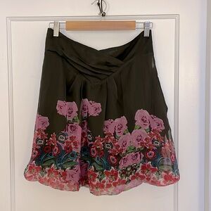 🌸 Desigual skirt in very good condition. 🌸
